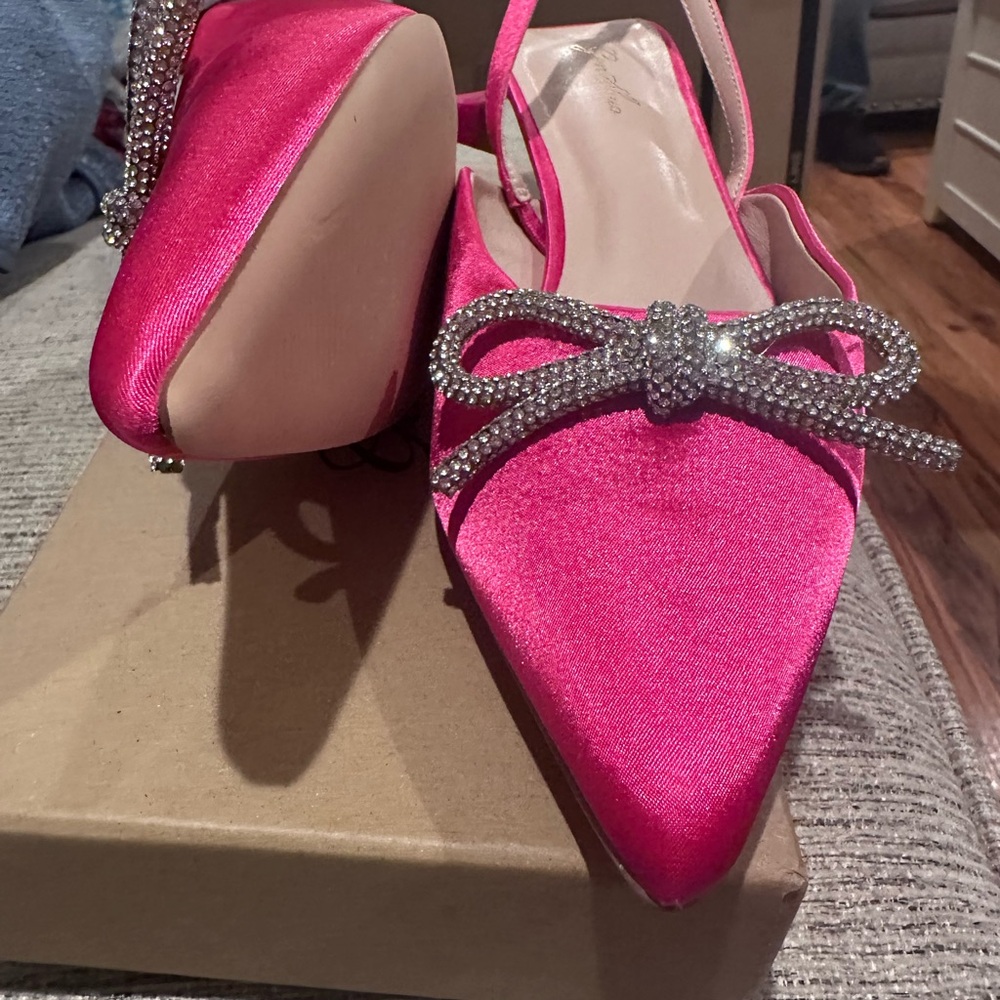 Genshuo Fuchsia Satin Heels with Rhinestone Bow